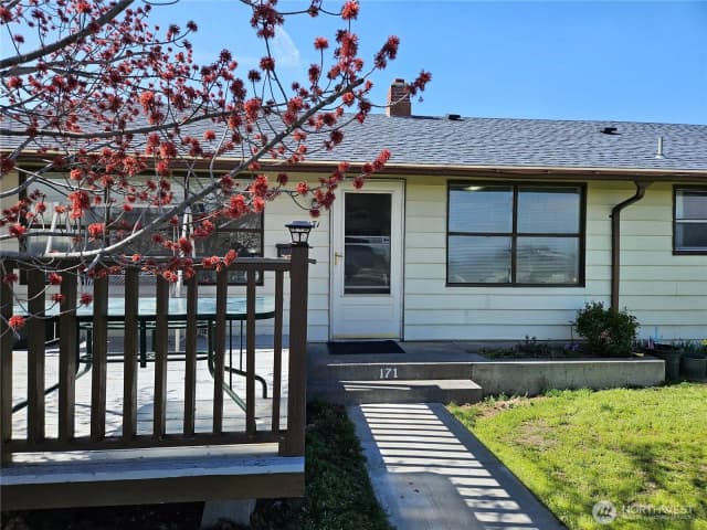 Property photo for 171 Ivy Street Se, Ephrata photo 2