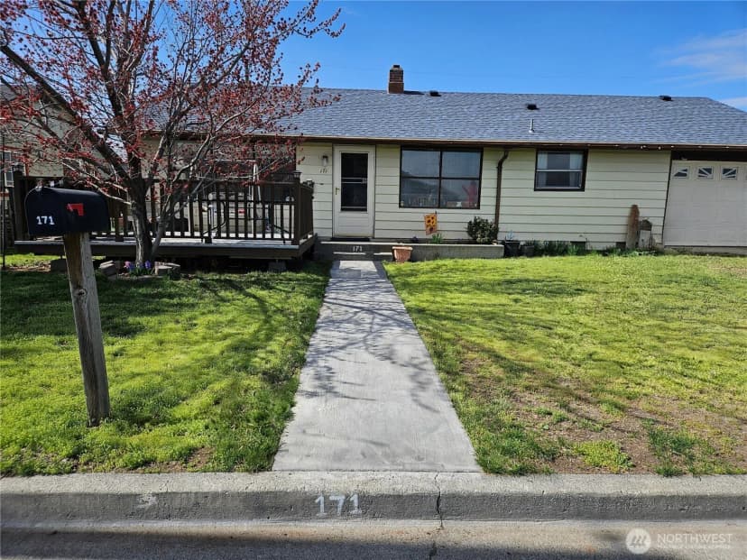 Property photo for 171 Ivy Street Se, Ephrata