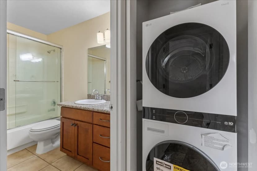 Property photo for 130 105th Avenue Se #108, Bellevue photo 12