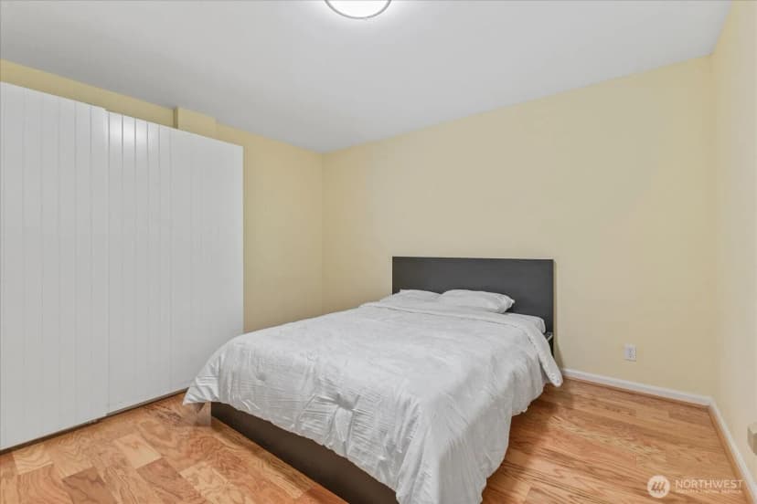 Property photo for 130 105th Avenue Se #108, Bellevue photo 9