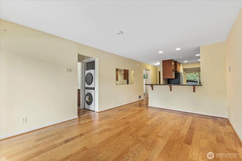 Property photo for 130 105th Avenue Se #108, Bellevue photo 14