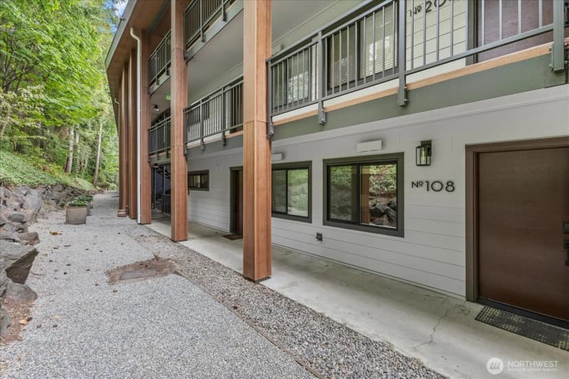 Property photo for 130 105th Avenue Se #108, Bellevue photo 21