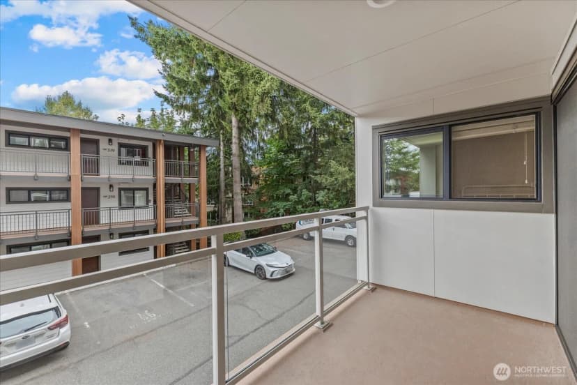 Property photo for 130 105th Avenue Se #108, Bellevue photo 18