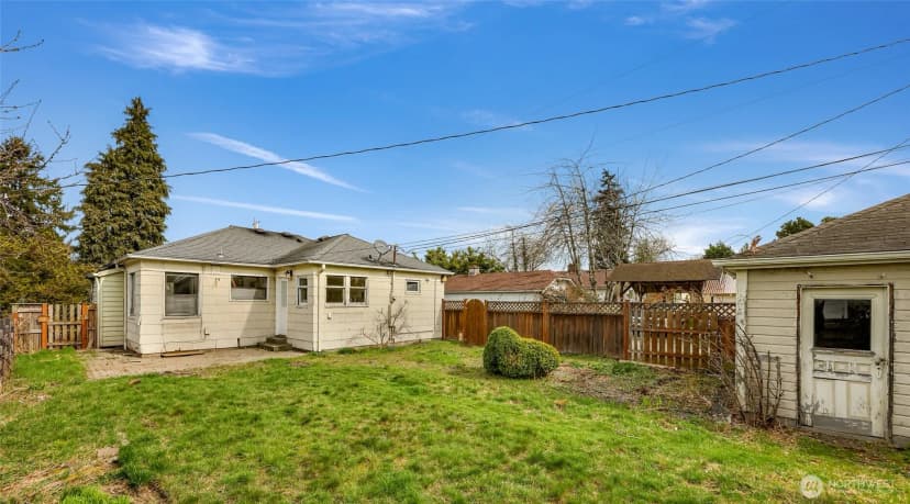 Property photo for 809 W Connecticut Street, Bellingham photo 28