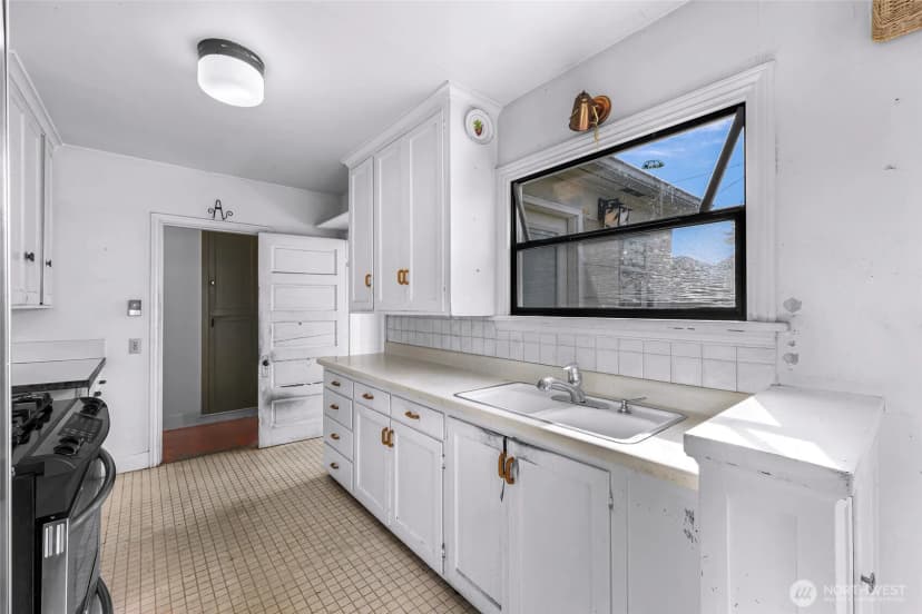Property photo for 809 W Connecticut Street, Bellingham photo 16