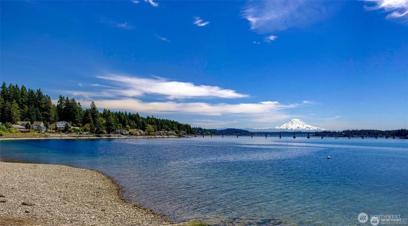Property photo for 8806 Warren Drive Nw, Gig Harbor photo 2