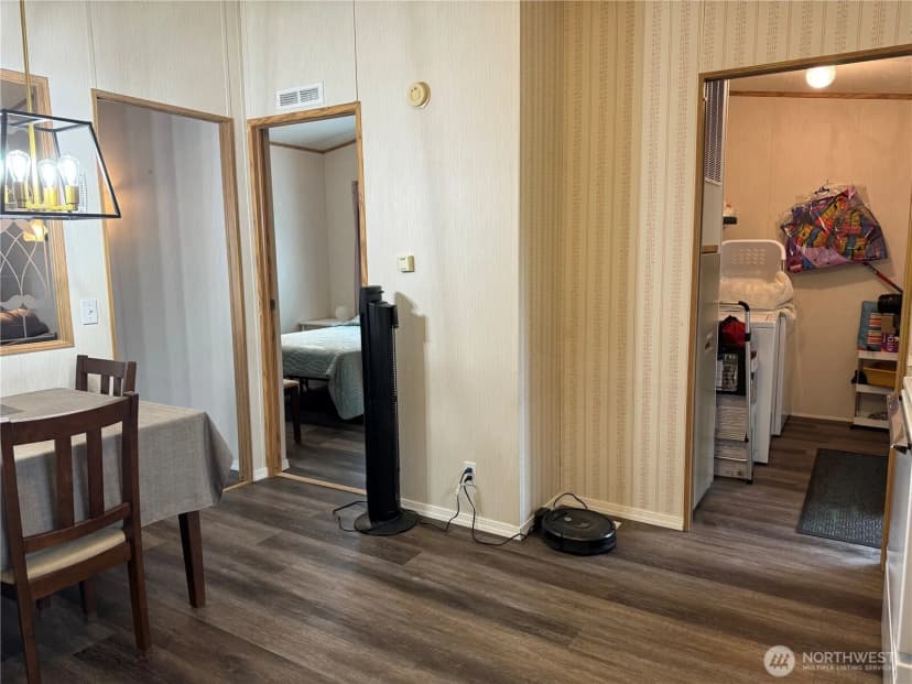 Property photo for 1606 Washington Avenue S, Long Beach photo 12