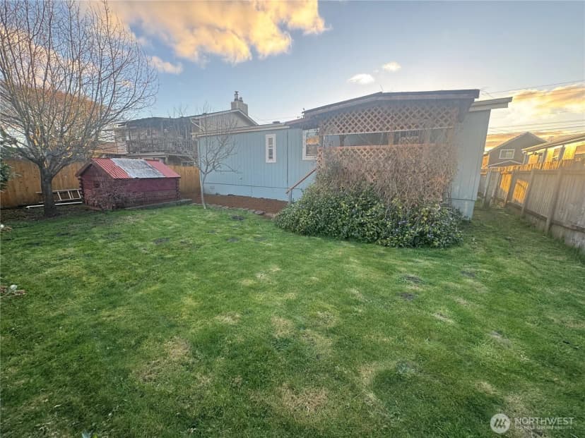 Property photo for 1606 Washington Avenue S, Long Beach photo 28