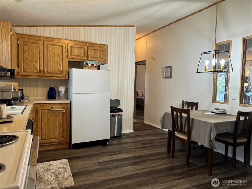 Property photo for 1606 Washington Avenue S, Long Beach photo 23