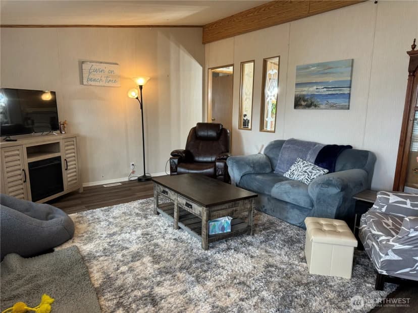 Property photo for 1606 Washington Avenue S, Long Beach photo 6