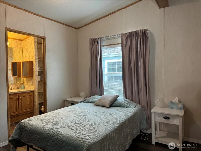 Property photo for 1606 Washington Avenue S, Long Beach photo 15