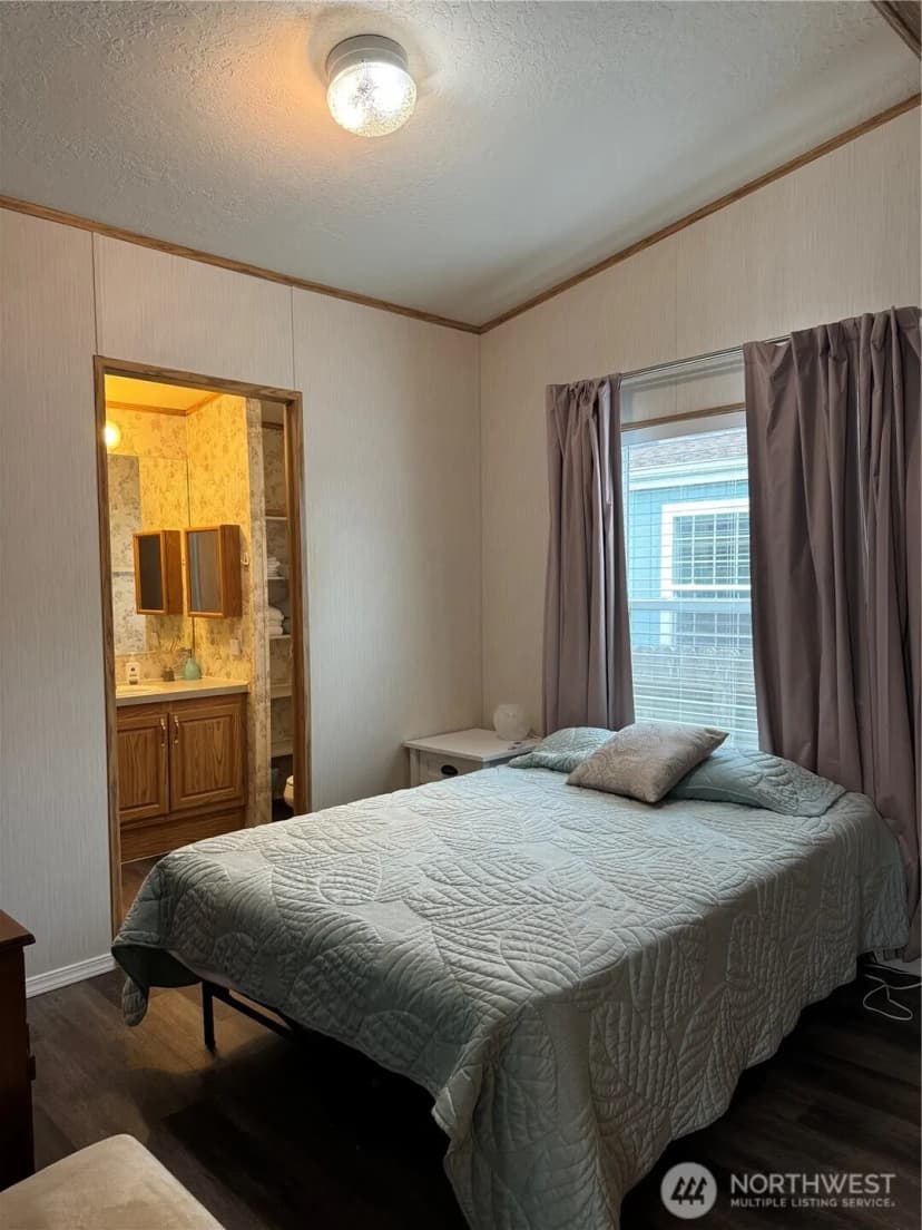 Property photo for 1606 Washington Avenue S, Long Beach photo 16