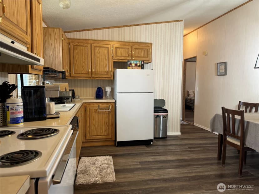 Property photo for 1606 Washington Avenue S, Long Beach photo 10