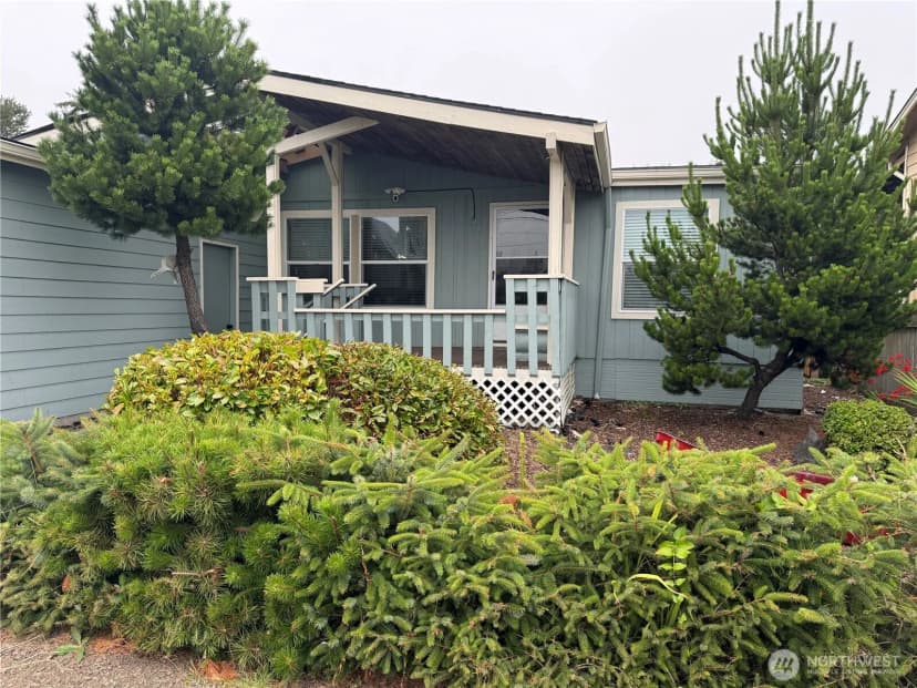 Property photo for 1606 Washington Avenue S, Long Beach photo 4