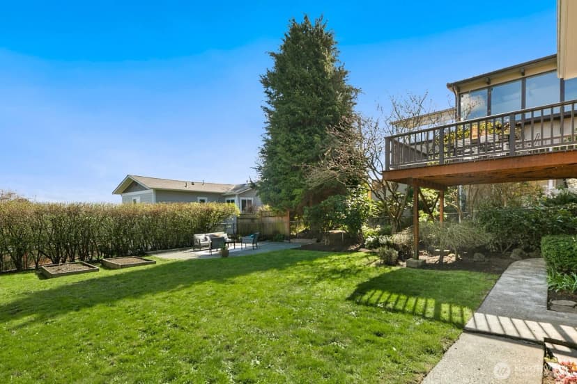 Property photo for 4006 26th Avenue W, Seattle photo 29