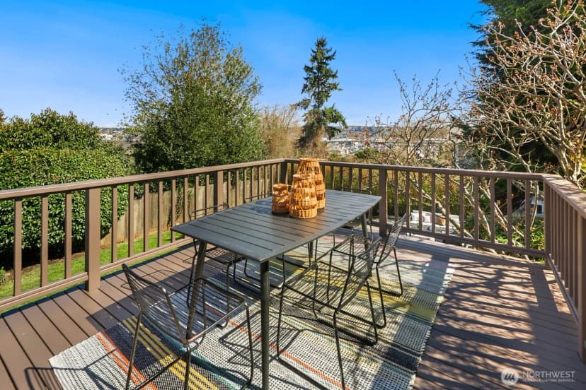 Property photo for 4006 26th Avenue W, Seattle photo 27