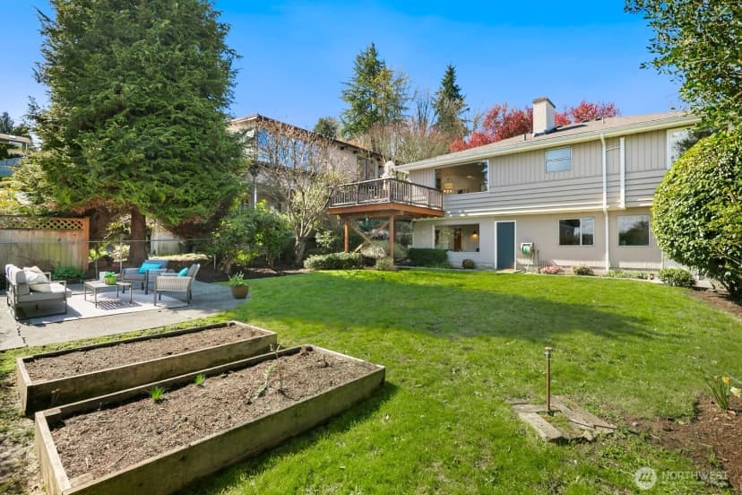 Property photo for 4006 26th Avenue W, Seattle photo 32