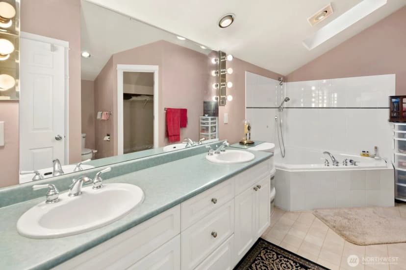 Property photo for 6100 Ne 181st Street #7, Kenmore photo 16