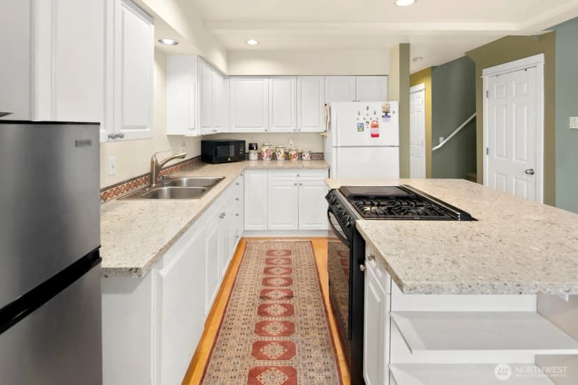 Property photo for 6100 Ne 181st Street #7, Kenmore photo 6