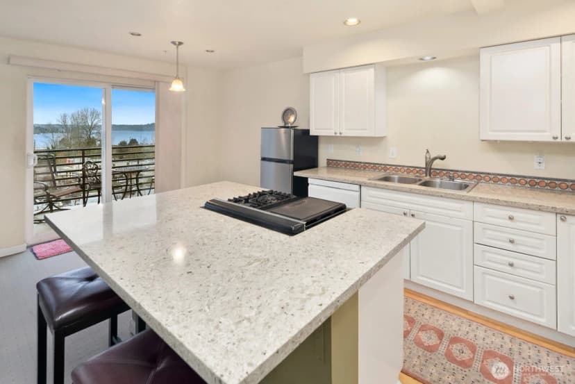 Property photo for 6100 Ne 181st Street #7, Kenmore photo 7