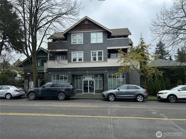 Property photo for 5430 California Avenue Sw #coml2, Seattle photo 2