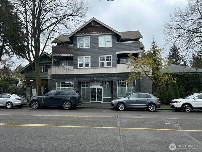 Property photo for 5430 California Avenue Sw #coml2, Seattle photo 2