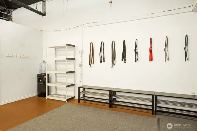 Property photo for 5430 California Avenue Sw #coml2, Seattle photo 14