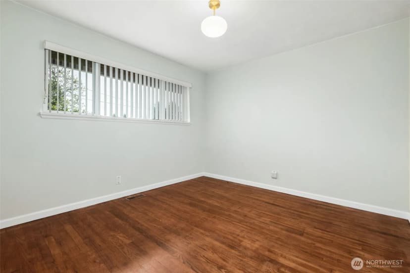 Property photo for 14204 12th Avenue Sw, Burien photo 19