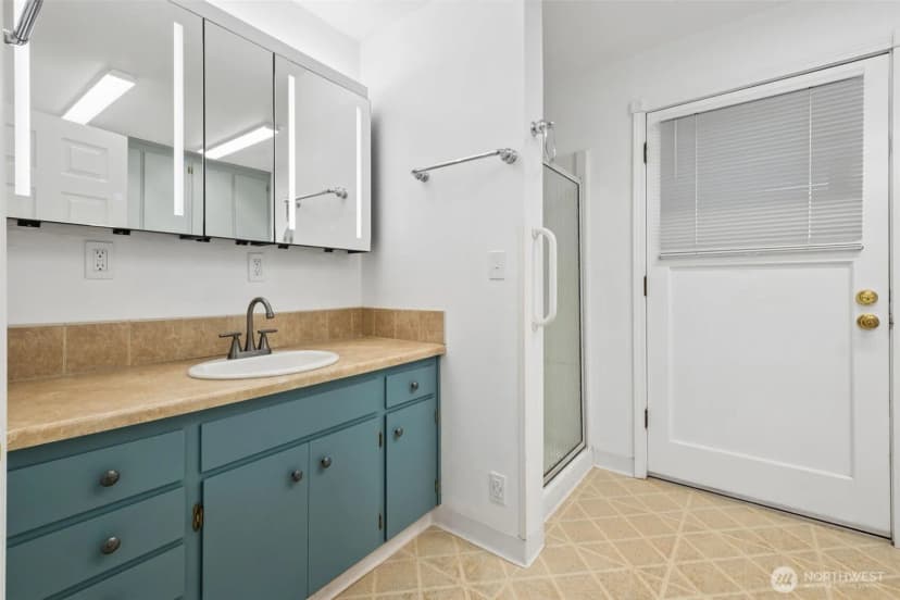 Property photo for 14204 12th Avenue Sw, Burien photo 16