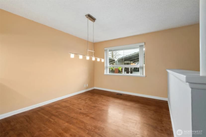 Property photo for 14204 12th Avenue Sw, Burien photo 7