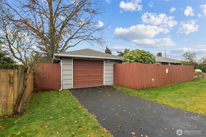 Property photo for 14204 12th Avenue Sw, Burien photo 22