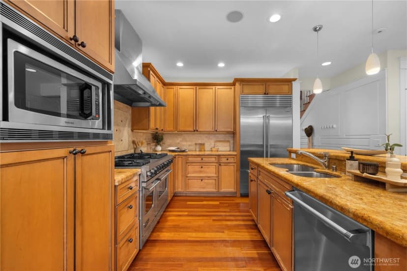 Property photo for 2315 38th Avenue E, Seattle photo 13