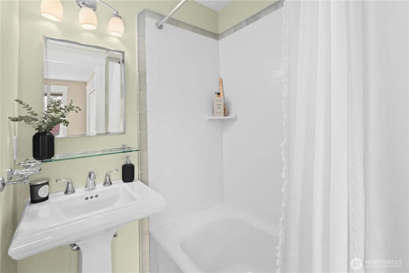 Property photo for 2315 38th Avenue E, Seattle photo 34