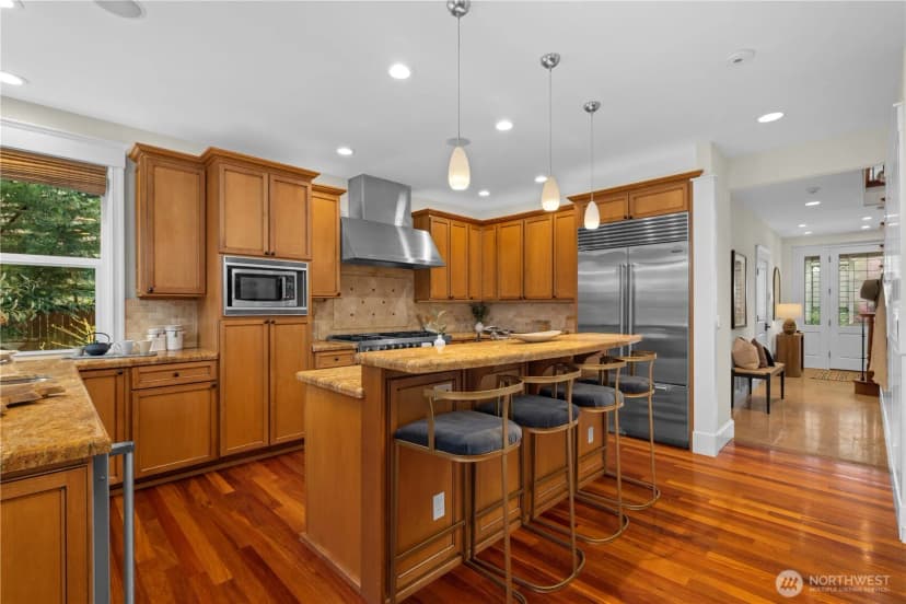 Property photo for 2315 38th Avenue E, Seattle photo 12
