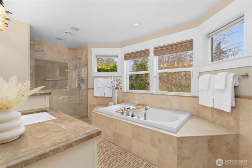 Property photo for 2315 38th Avenue E, Seattle photo 27