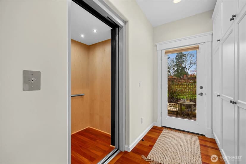 Property photo for 2315 38th Avenue E, Seattle photo 16