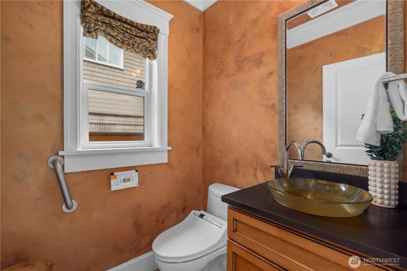 Property photo for 2315 38th Avenue E, Seattle photo 21