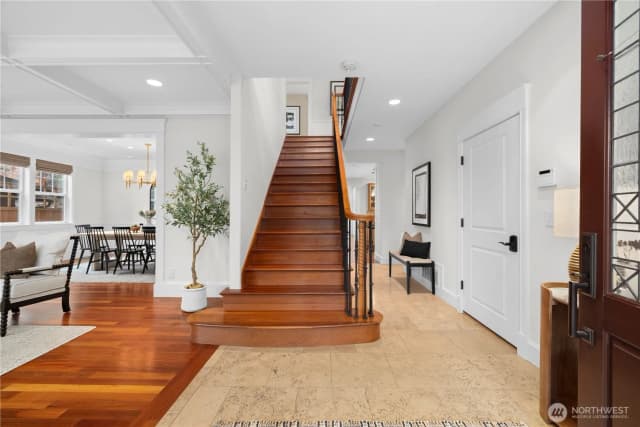 Property photo for 2315 38th Avenue E, Seattle photo 3