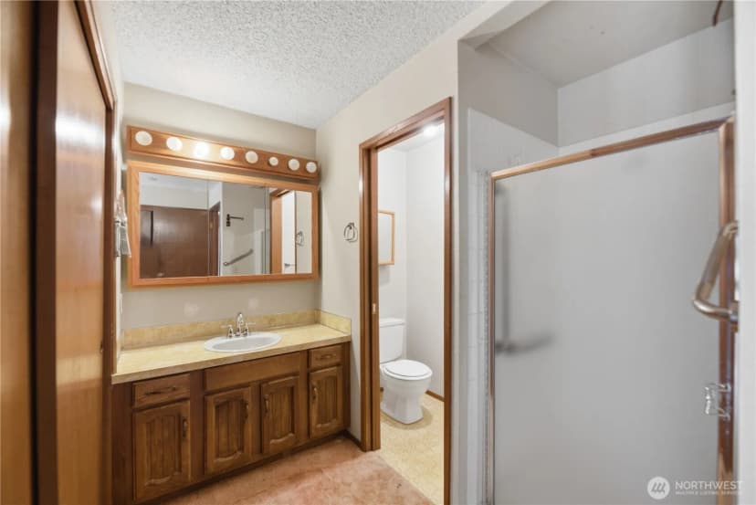 Property photo for 18510 66th Avenue Ne, Kenmore photo 20