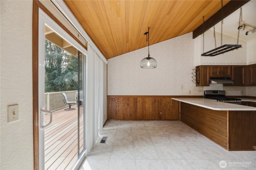 Property photo for 18510 66th Avenue Ne, Kenmore photo 15