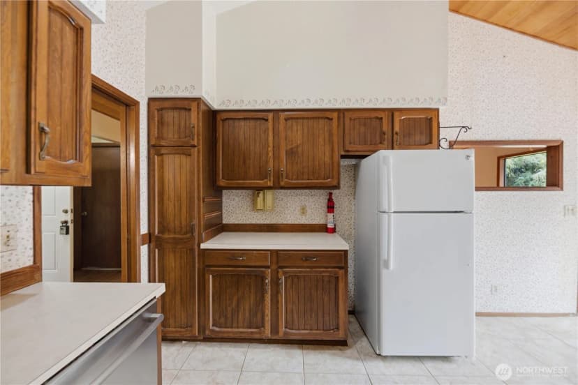 Property photo for 18510 66th Avenue Ne, Kenmore photo 12