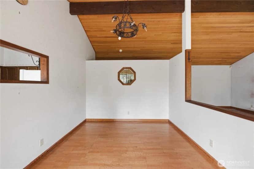 Property photo for 18510 66th Avenue Ne, Kenmore photo 8