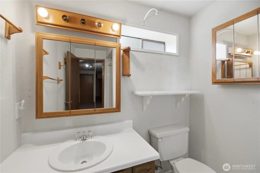 Property photo for 18510 66th Avenue Ne, Kenmore photo 32