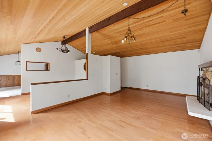 Property photo for 18510 66th Avenue Ne, Kenmore photo 6