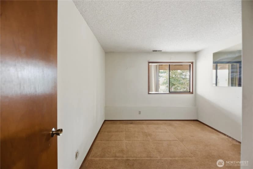 Property photo for 18510 66th Avenue Ne, Kenmore photo 29