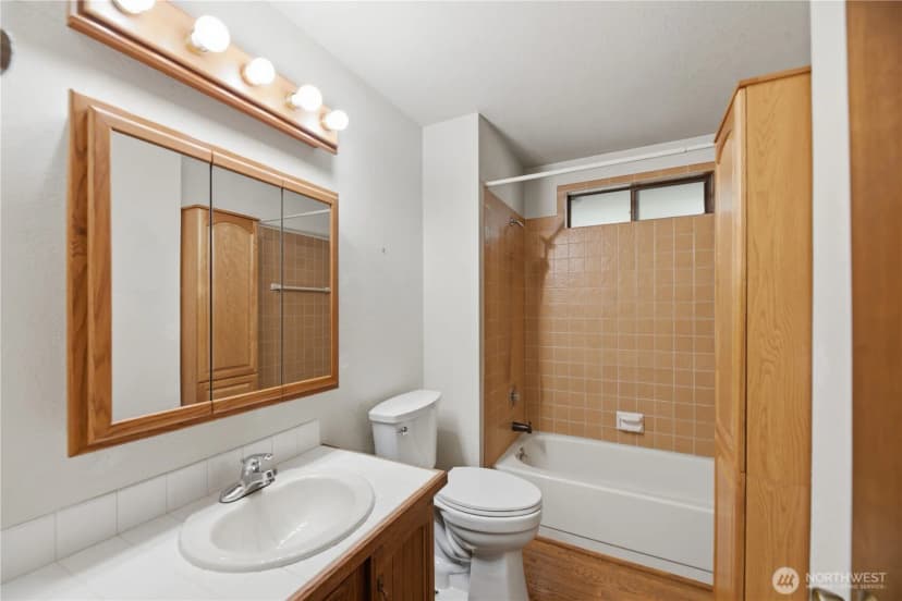 Property photo for 18510 66th Avenue Ne, Kenmore photo 24