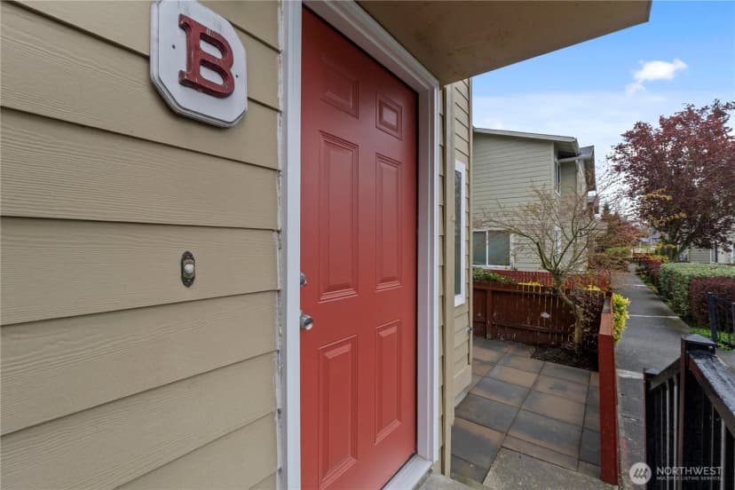 Property photo for 2902 13th Street #3b, Everett photo 3
