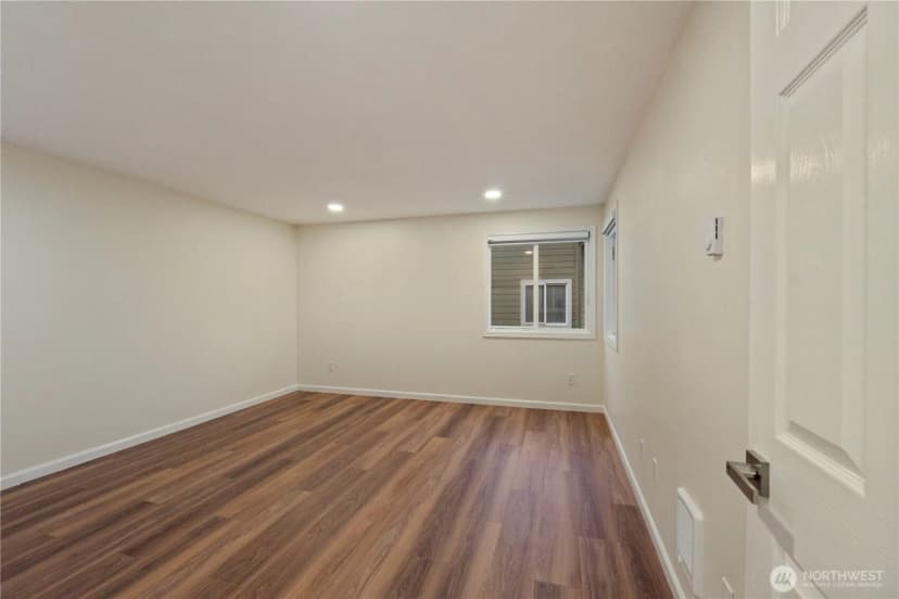 Property photo for 2902 13th Street #3b, Everett photo 15