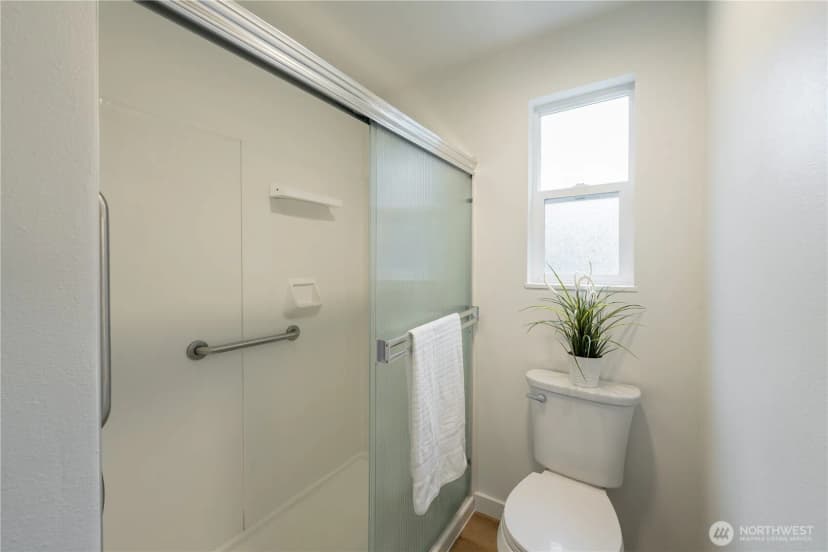 Property photo for 15811 180th Avenue Ne, Woodinville photo 31