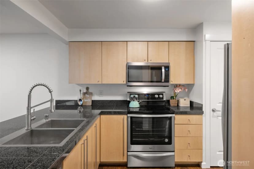 Property photo for 11307 Ne 128th Street #g101, Kirkland photo 18